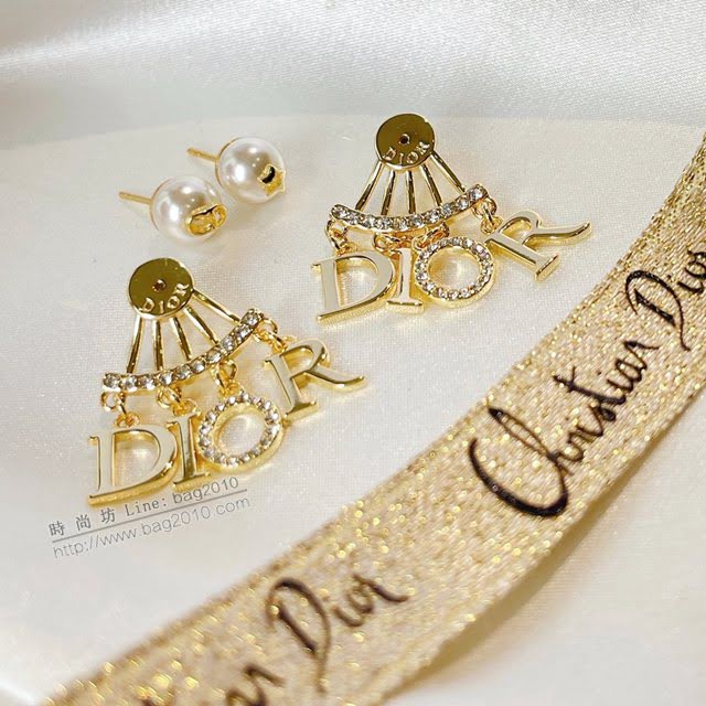Dior飾品 迪奧經典熱銷款Dior字母珍珠925銀針耳釘耳環  zgd1434